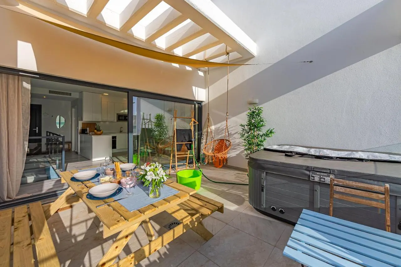Centre-Terrace, Pool, Parking & Home-Office Tarifa 0*,  Spain