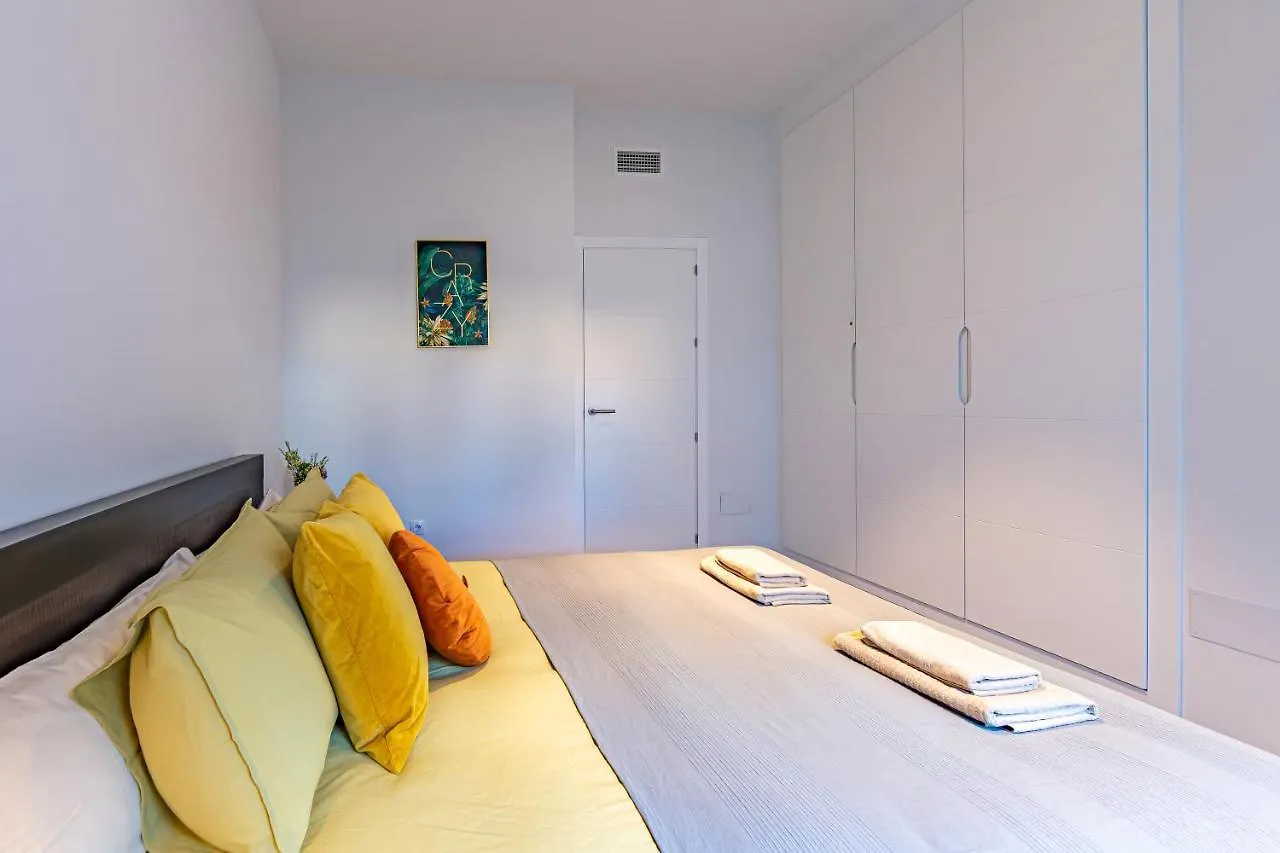 Centre-Terrace, Pool, Parking & Home-Office Tarifa Apartment