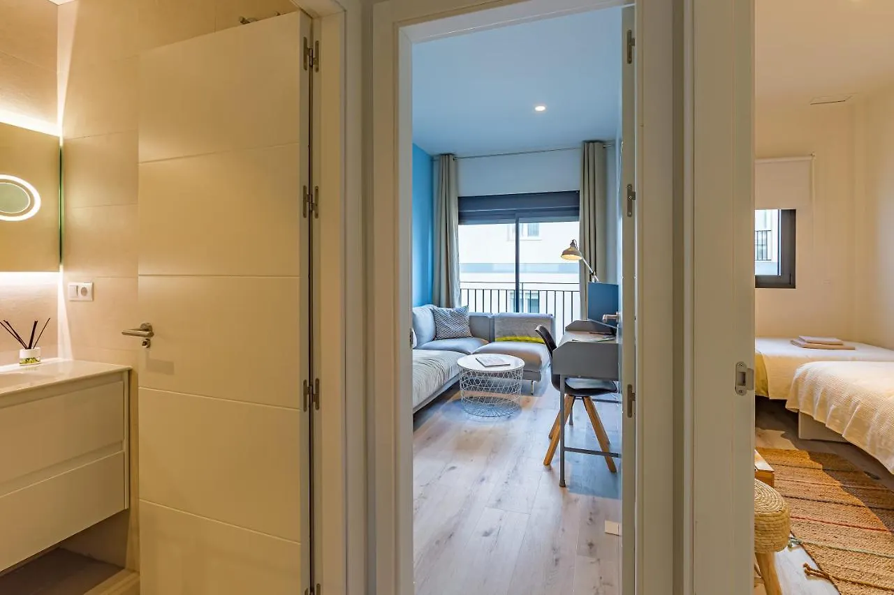 Centre-Terrace, Pool, Parking & Home-Office Tarifa Apartment