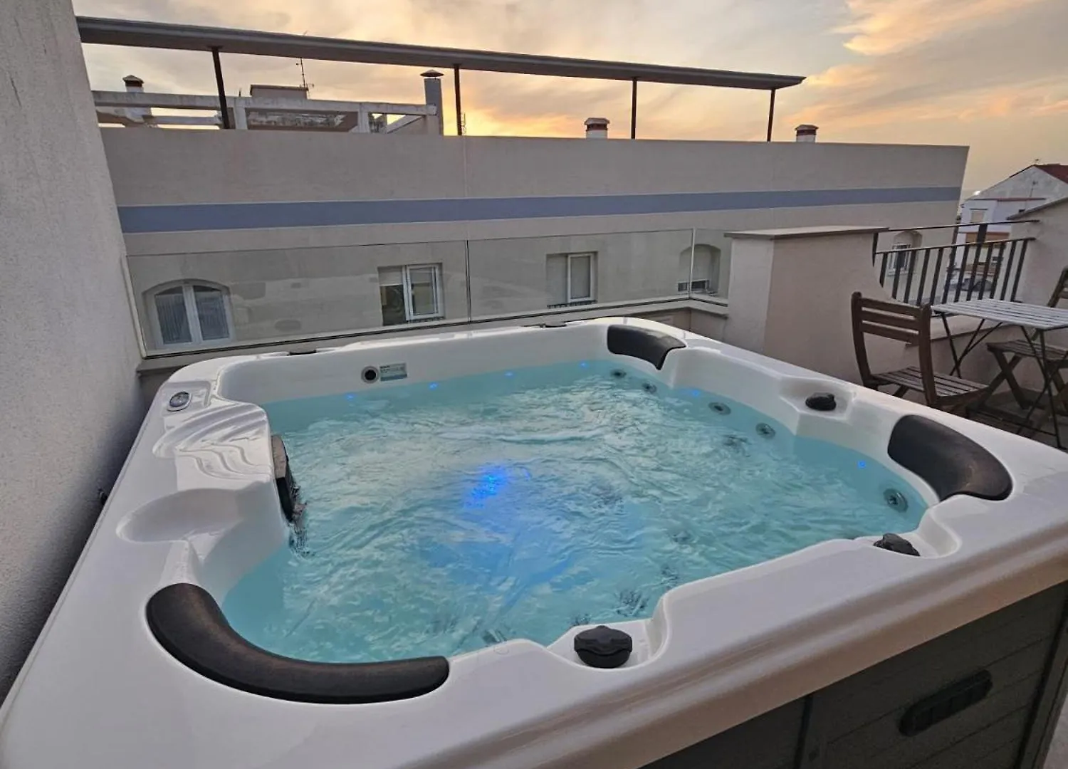 Apartment Centre-Terrace, Pool, Parking & Home-Office Tarifa
